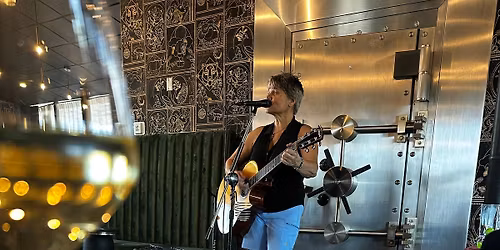 Parcero Wine Bar: Niccole Blaze Solo!