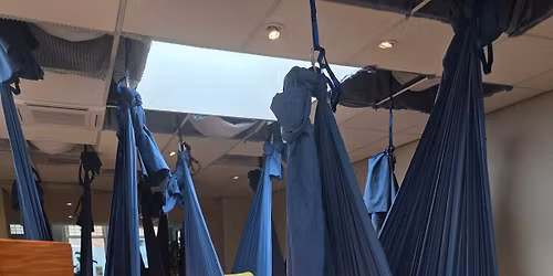 Klankbad in een hangmat \u2744\ufe0f Thema Coconnen