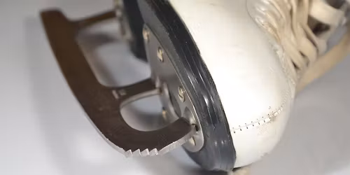 Public Ice Skating: 6:00PM - 7:00PM Session