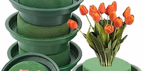 A christmas table floral arrangement.