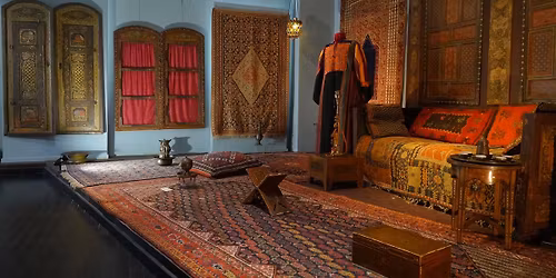 Vizit\u0103 cu ghidaj gratuit \u00een colec\u021bia Beza