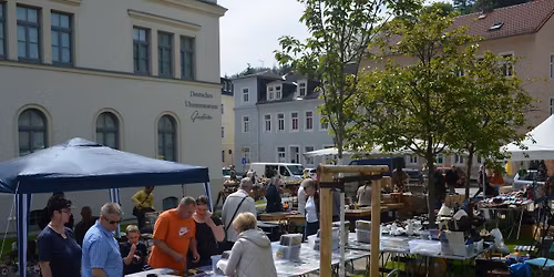 Kunst-, Antik- und Tr\u00f6delmarkt zum Stadtfest ErlebnisZEIT und zur Antik-Uhrenb\u00f6rse