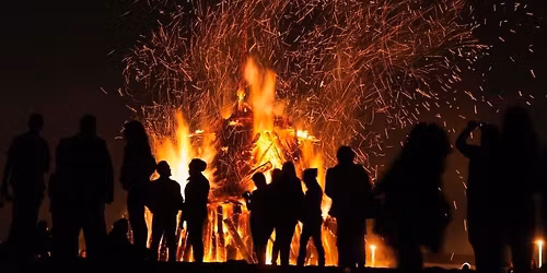 Bonfire, Fireworks and fundraising bbq and food stalls !