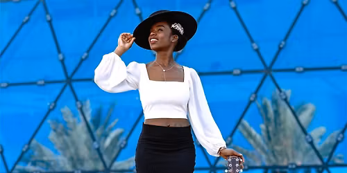 Kimi Tortuga Sings at The Living Room on Main