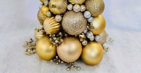 Viral Christmas Ornament Tree (Busy Bee Craft Pop Up After Hours) - Monday 12\/15 at 6:00