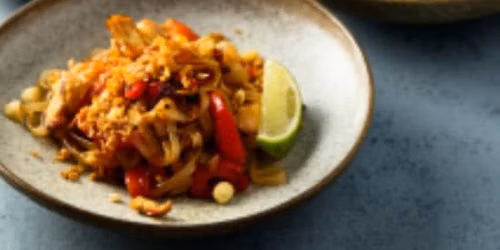 The Pad Thai Table: A Chef-Guided Experience - Chicago