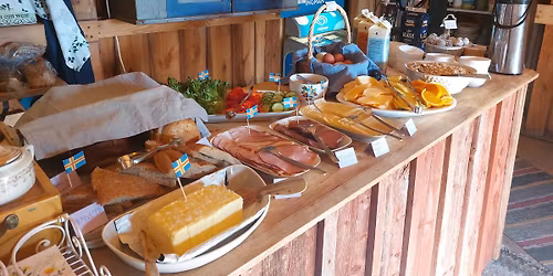 G\u00e5rdsfrukost p\u00e5 G\u00e5rd Syrenbacken 