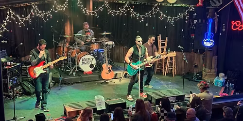 \ud83c\udfa4Hometown Battle- Live music with Varsity Rejects \ud83c\udfb6