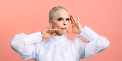Aili Ikonen ja Oona Airola Jyv\u00e4skyl\u00e4n Kes\u00e4n avajaiskonsertissa