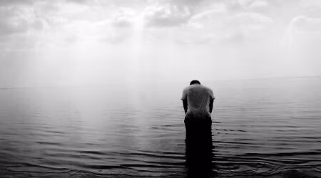 A Time to Remember: Honoring Past Losses and Embracing Positive Holiday Memories