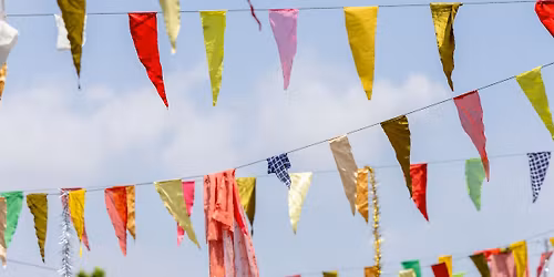 Fr\u00fchlingsfest auf der Streuobstwiese