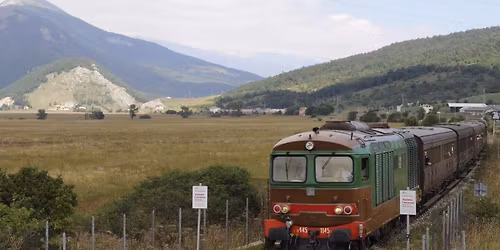 Transiberiana d'Abruzzo:Un viaggio a bordo del treno storico, con Pacentro e gli Altopiani d'Abruzzo