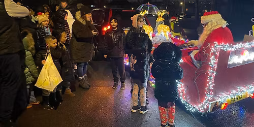 Santa Parade and Christmas tree lights switch on! Greengates.