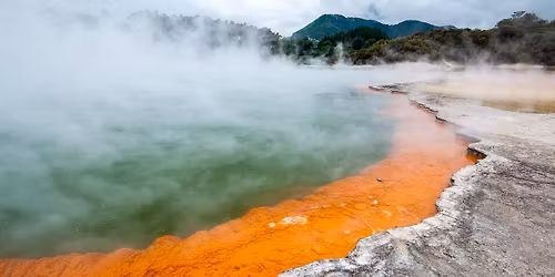 Nov\u00fd Z\u00e9land - jedna zem\u011b mnoho sv\u011bt\u016f - V\u00e1clav Bacovsk\u00fd