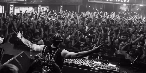 Doruksen, enfan, Eskha, Wolverave, Raveon, Rave On in Bordeaux