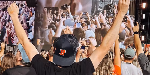 K A R A O K E N I G H T!