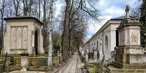 Stare Pow\u0105zki. Gdy ga\u015bnie pami\u0119\u0107 ludzka, dalej m\u00f3wi\u0105 kamienie.