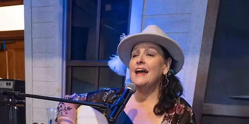 Charlotte Taylor @ The Pizza Pub