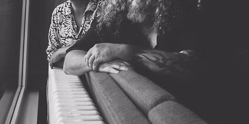 B\u00fcffel Akustik in der Rock\u2018n\u2018Roll Villa Strehla