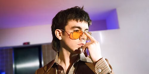 Indie Courtyard Fest: Darles Chickens (aka Declan McKenna) DJ Set