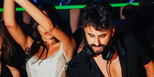 JOHN ELLE in Chicago