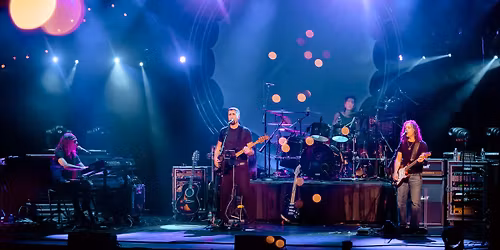 The Machine performs Pink Floyd