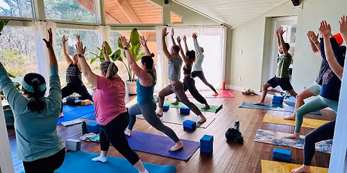 Warm Sunday Morning Flow with Tricia