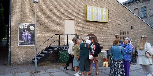 Morgenbriefing: Bora Bora fort\u00e6ller om DOKS - Dans over gr\u00e6nser