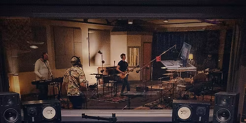 NoBodies @ Kellys Bar & Grill Holland