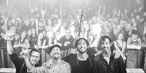 The 1975 performed LIVE by the The 9075