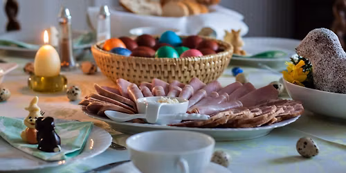 P\u00e5skefrokost i Gre\u00e5ker kirke 1.p\u00e5skedag