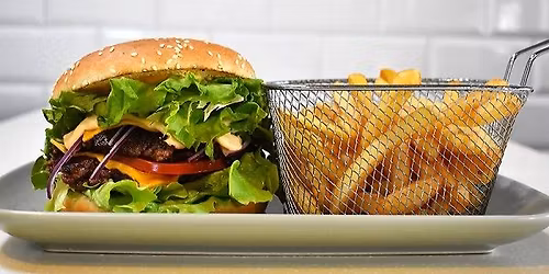 Nyerem\u00e9ny sorsol\u00e1s \u00e9s terasz nyit\u00e1s