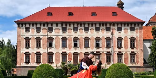 POH\u00c1DKOV\u00c1 TOUR: z\u00e1mek Libochovice