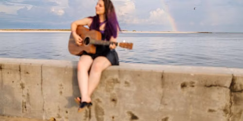 Amber Violet at Palm & Paddle Grille!