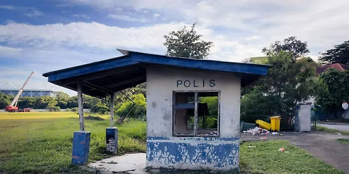 Polis Post Walk