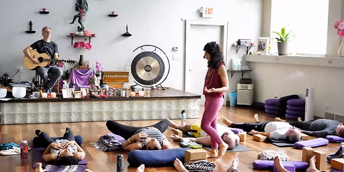 Live Music Holiday Flow  