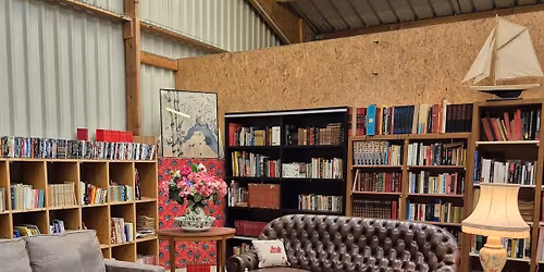 bibelots, meubles, vaisselle, textiles, mercerie, CD, DVD, vinyles, quincaillerie...