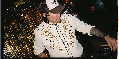 DJ BILLY HAMILTON (OF JUNO NOM'D SILVERSTEIN) SPINNING VINYL @ THE IRON COW