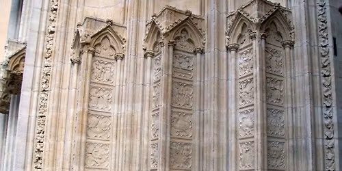 Visite Le Tarot Alchimique des M\u00e9daillons de la Cath\u00e9drale St-Jean (Lyon)