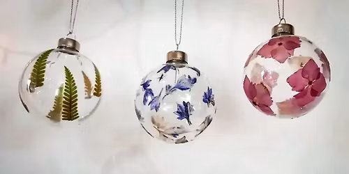 Creu Addurniadau Blodau'r Nadolig \/ Create Festive Flower Baubles