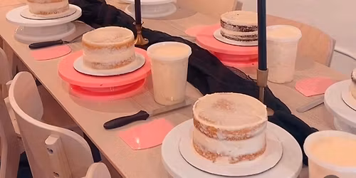 Halloween cake decorating class \ud83d\udc7b