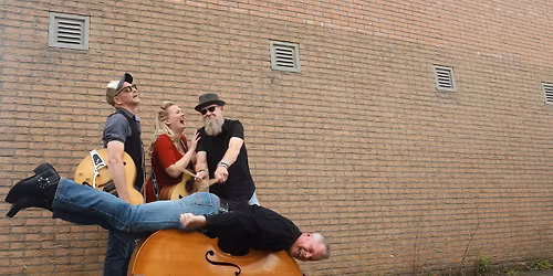 MadMoose in te strakke pakjes avond @boothill Saloon Amersfoort