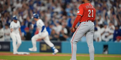 Parking Los Angeles Dodgers at Cincinnati Reds