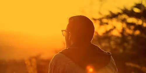 Yoga f\u00f6r m\u00e4n: Hantera stress och \u00e5ngest