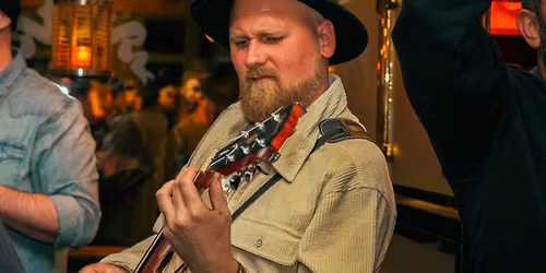 Livemusik med Adam Warnskog!