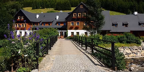 Listopadowy weekend z jog\u0105 w Sudetach