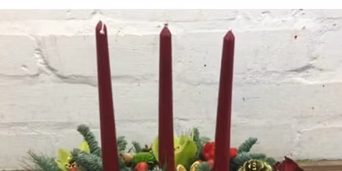 Christmas Table Arrangement Red Lion Earlswood