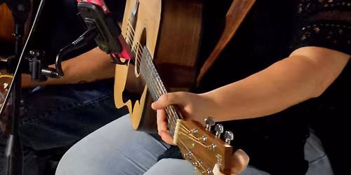 Tess Ann & BobbyG at Tonya's Tavern!