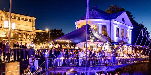 Blue Hour - Afterwork Party - jeden Mittwoch