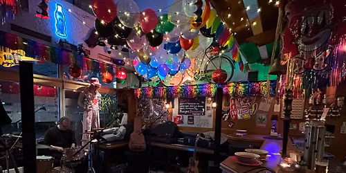 Partyrock & K\u00f6lsches - Chicos on fire @Plato